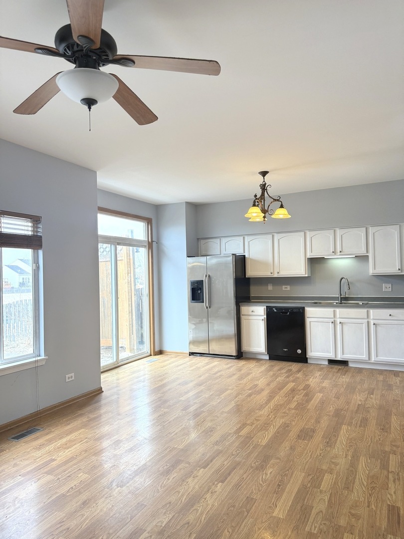 2208 REBECCA Circle #2208, Montgomery, IL 60538