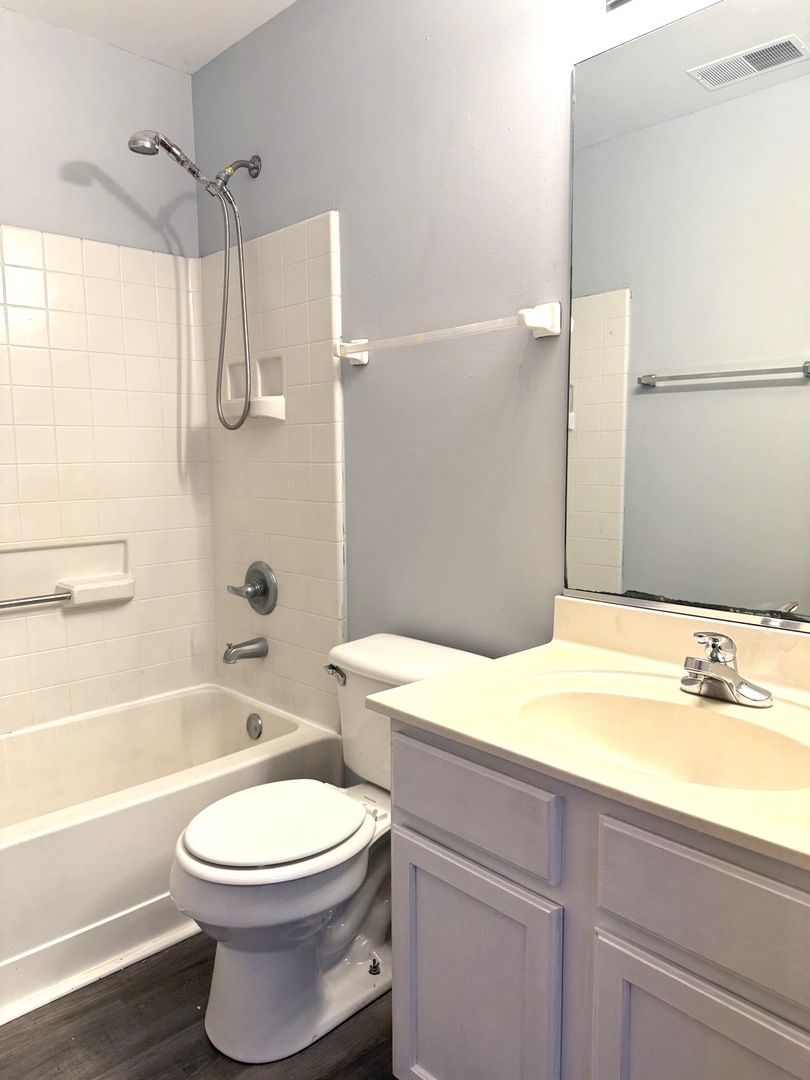 2208 REBECCA Circle #2208, Montgomery, IL 60538