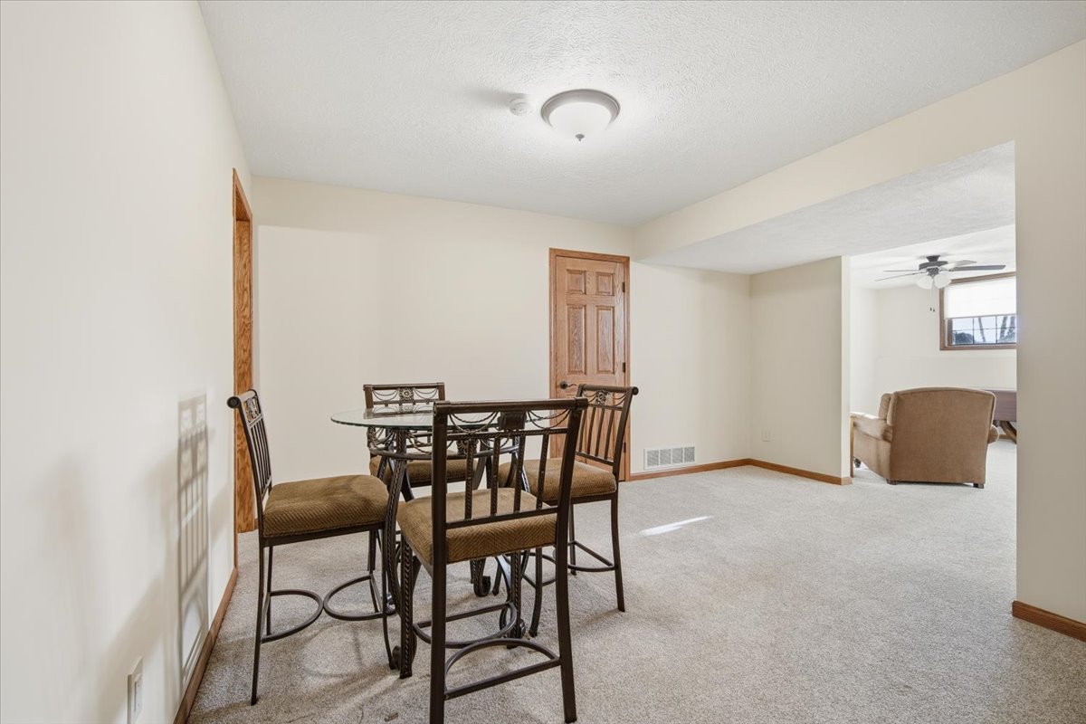 9 Spruce Court, Bloomington, IL 61704