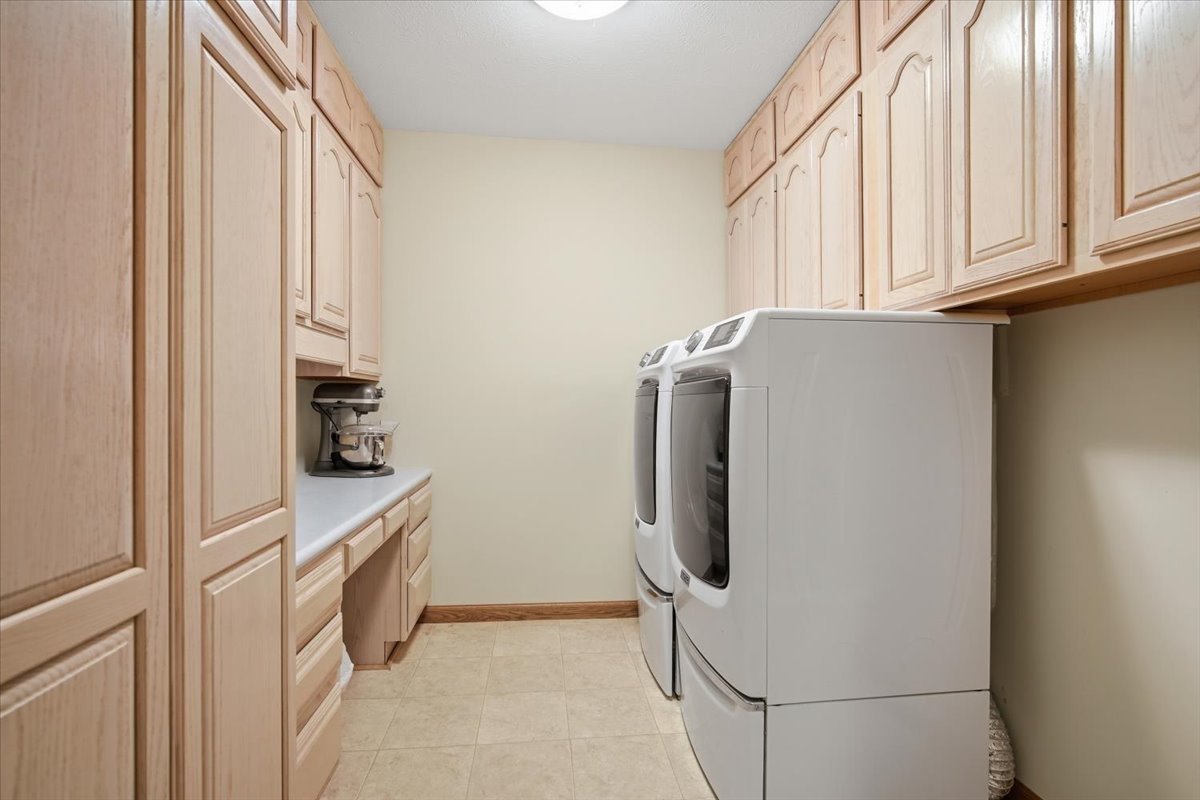 9 Spruce Court, Bloomington, IL 61704