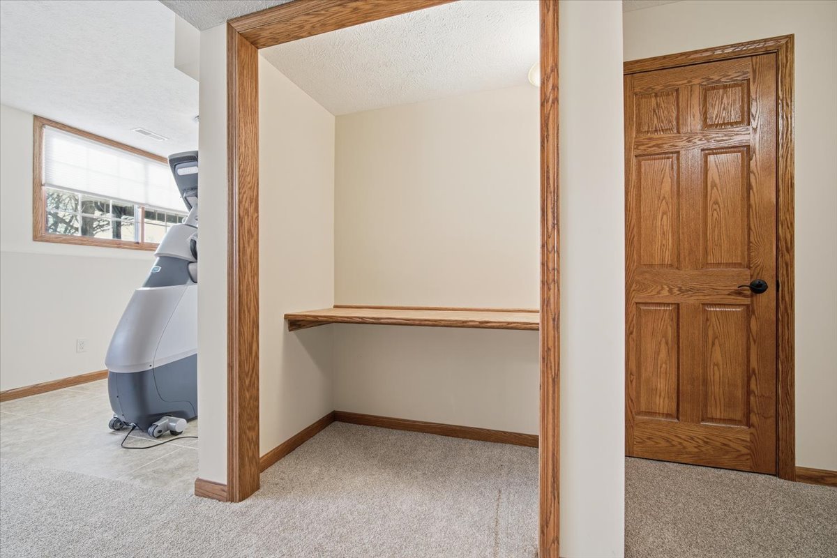 9 Spruce Court, Bloomington, IL 61704