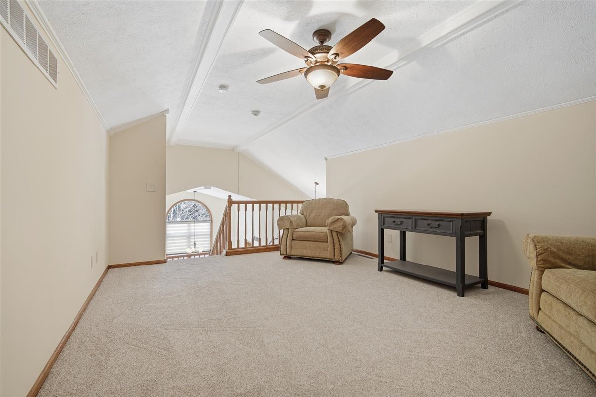 9 Spruce Court, Bloomington, IL 61704