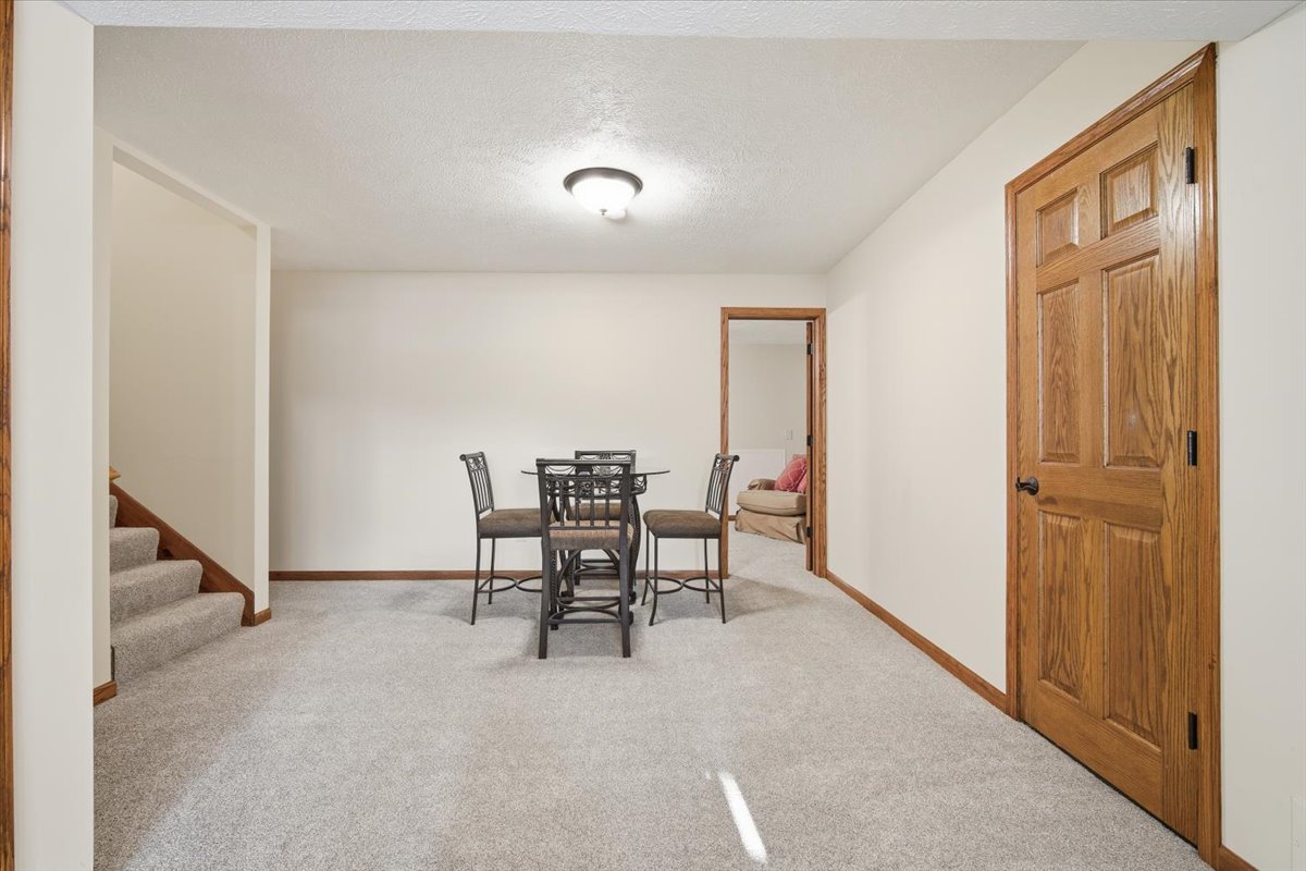 9 Spruce Court, Bloomington, IL 61704