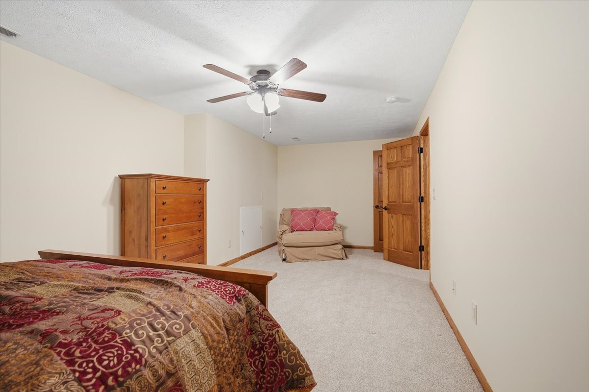 9 Spruce Court, Bloomington, IL 61704