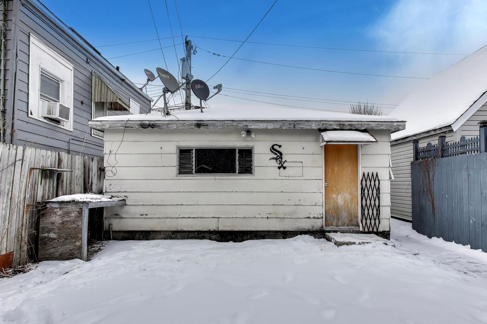 5147 S Campbell Avenue, Chicago, IL 60632