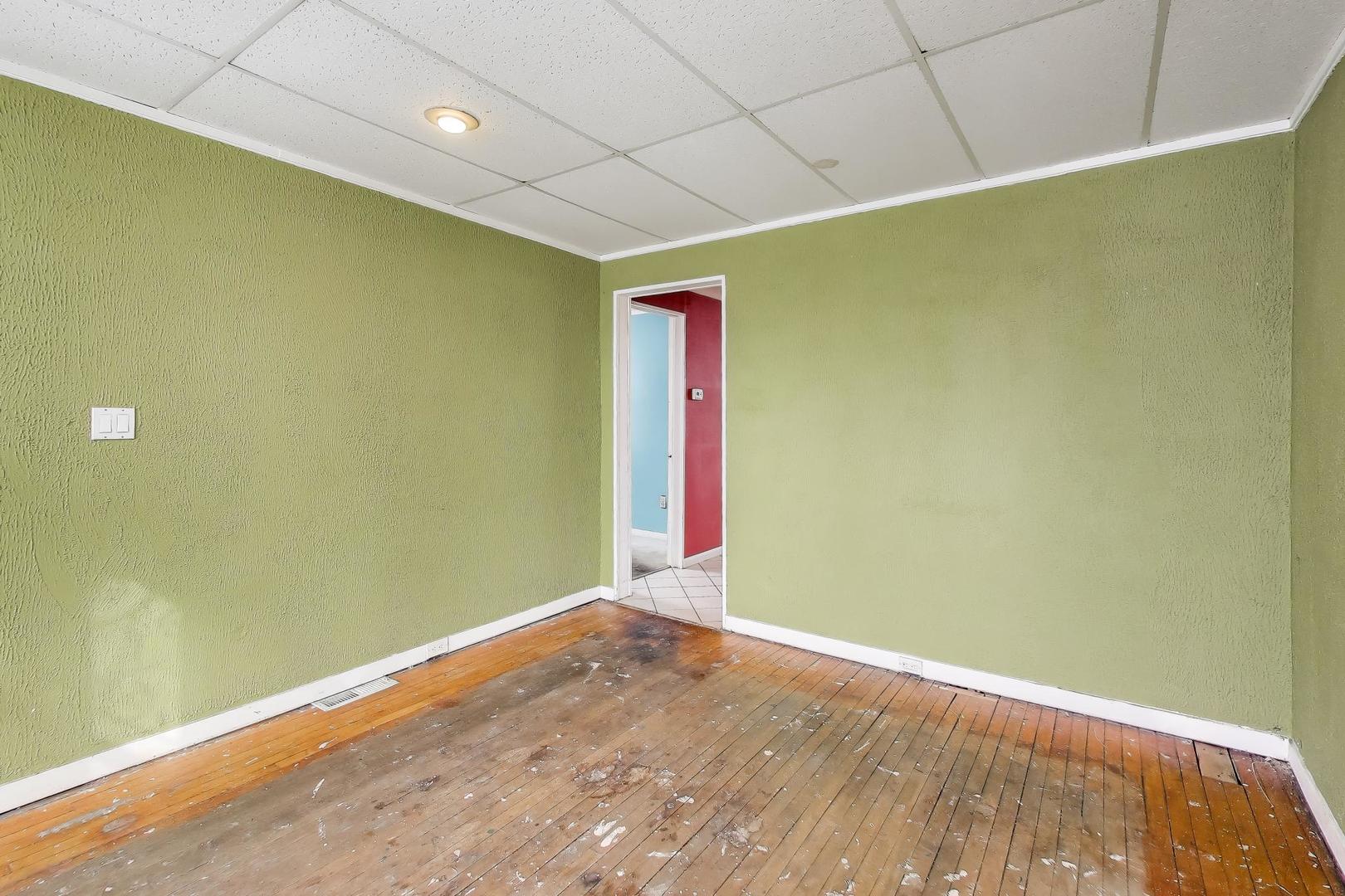 5147 S Campbell Avenue, Chicago, IL 60632