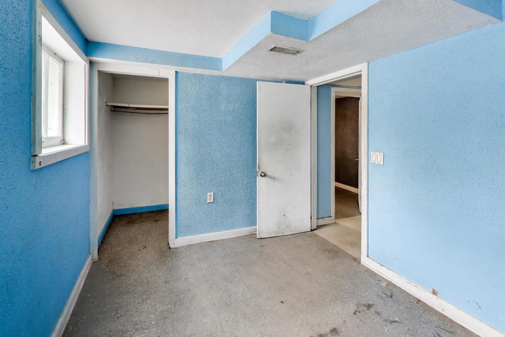 5147 S Campbell Avenue, Chicago, IL 60632