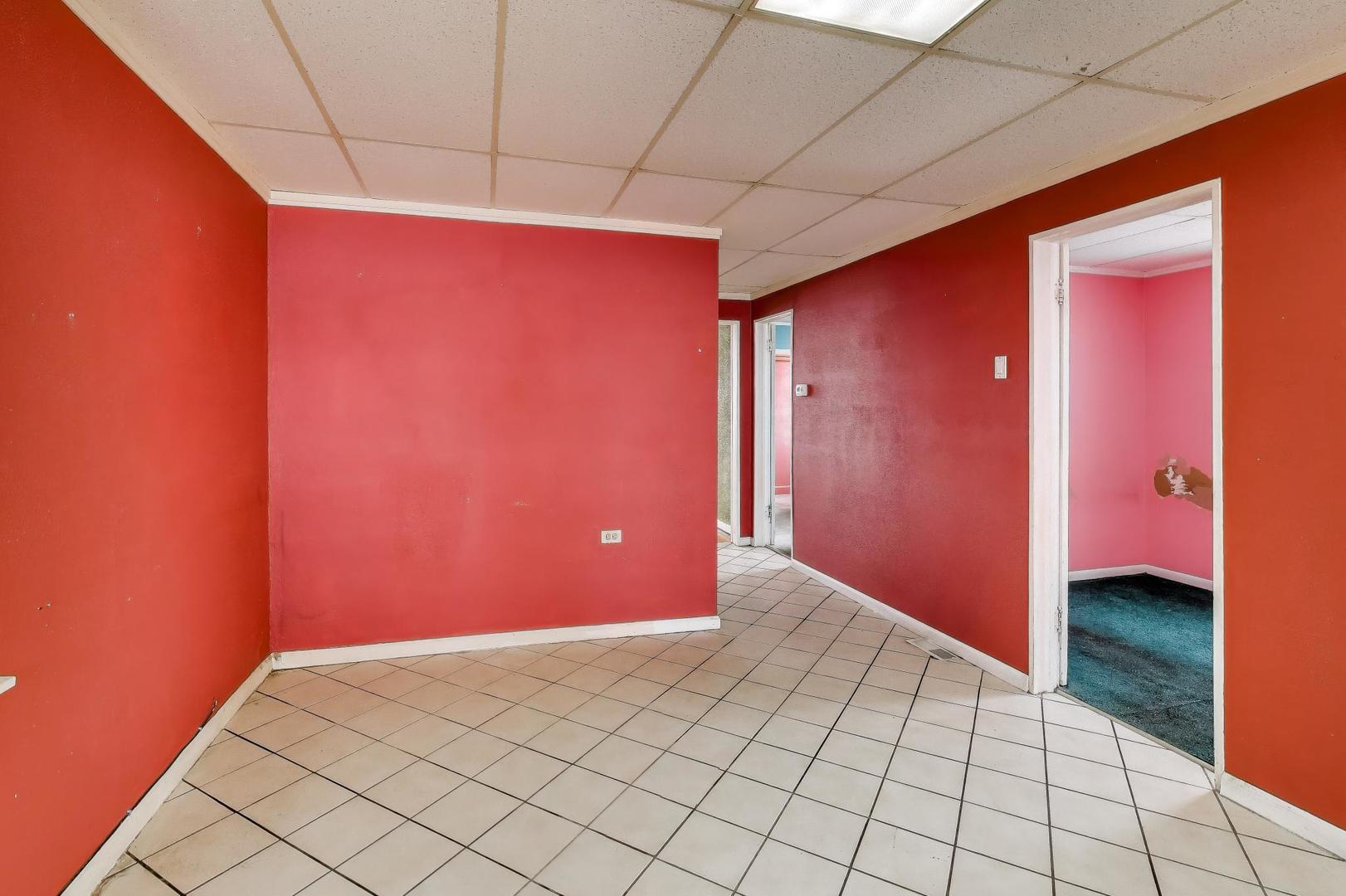 5147 S Campbell Avenue, Chicago, IL 60632