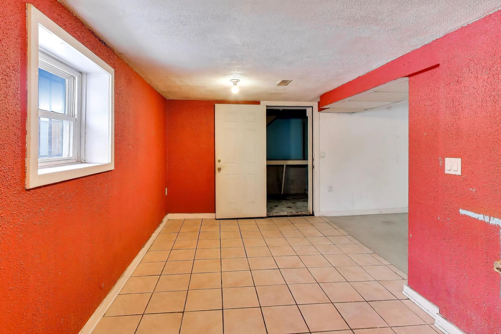 5147 S Campbell Avenue, Chicago, IL 60632