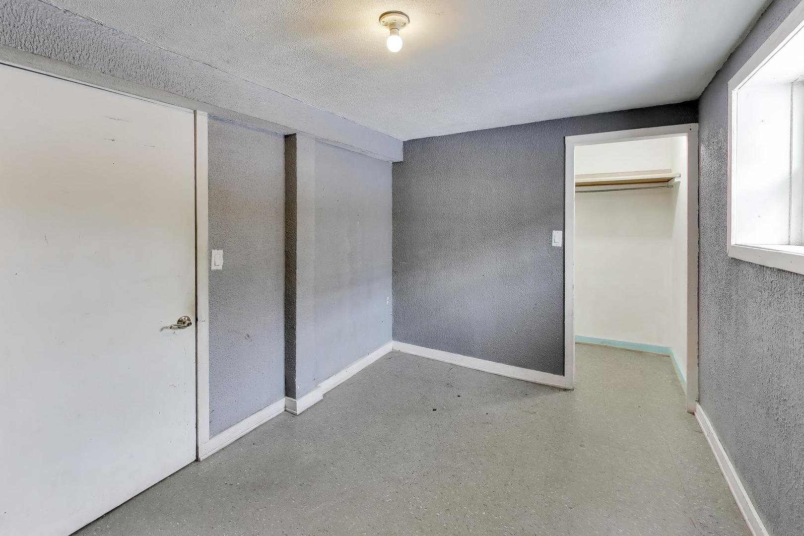 5147 S Campbell Avenue, Chicago, IL 60632