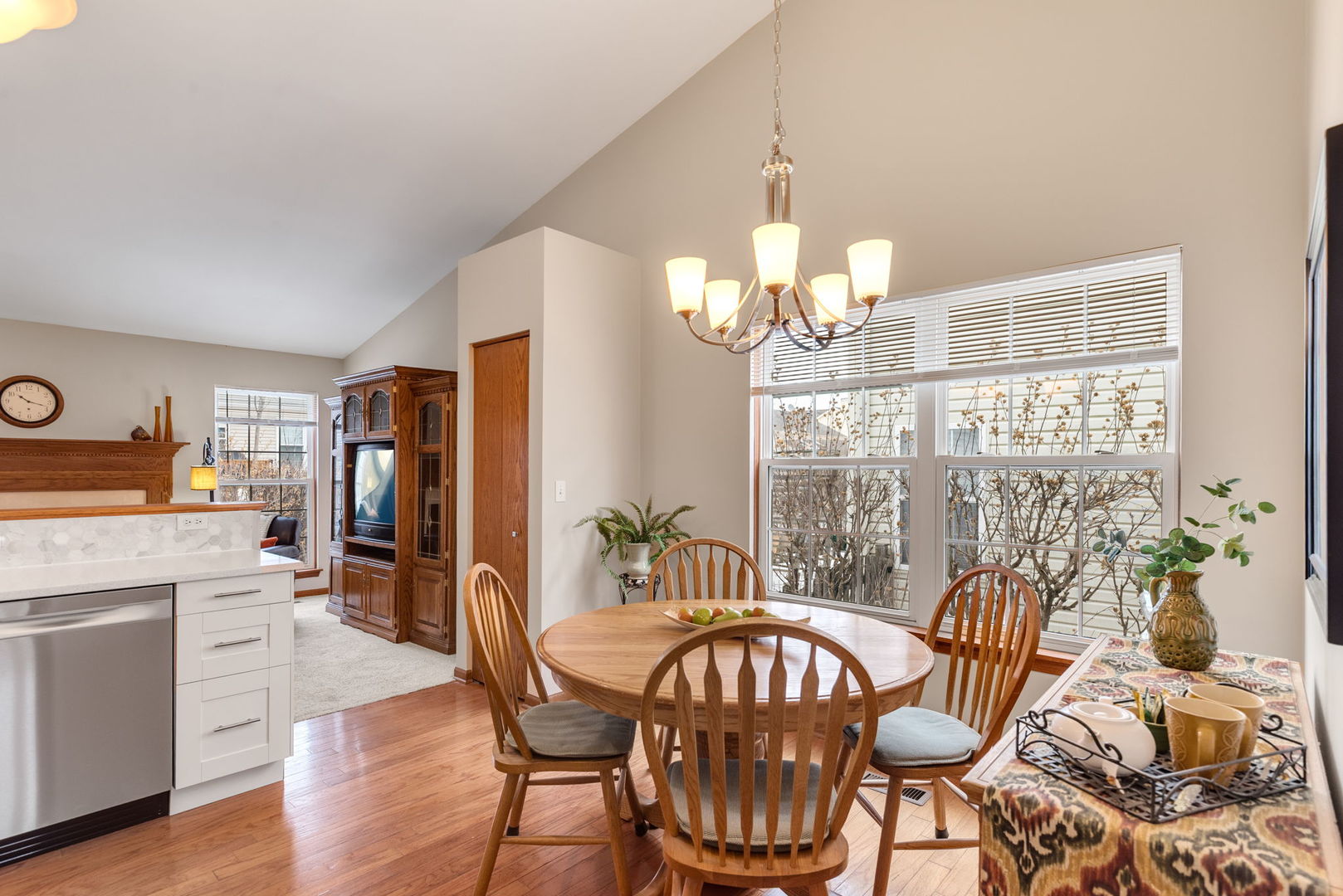 1216 Darnell Drive, Mundelein, IL 60060