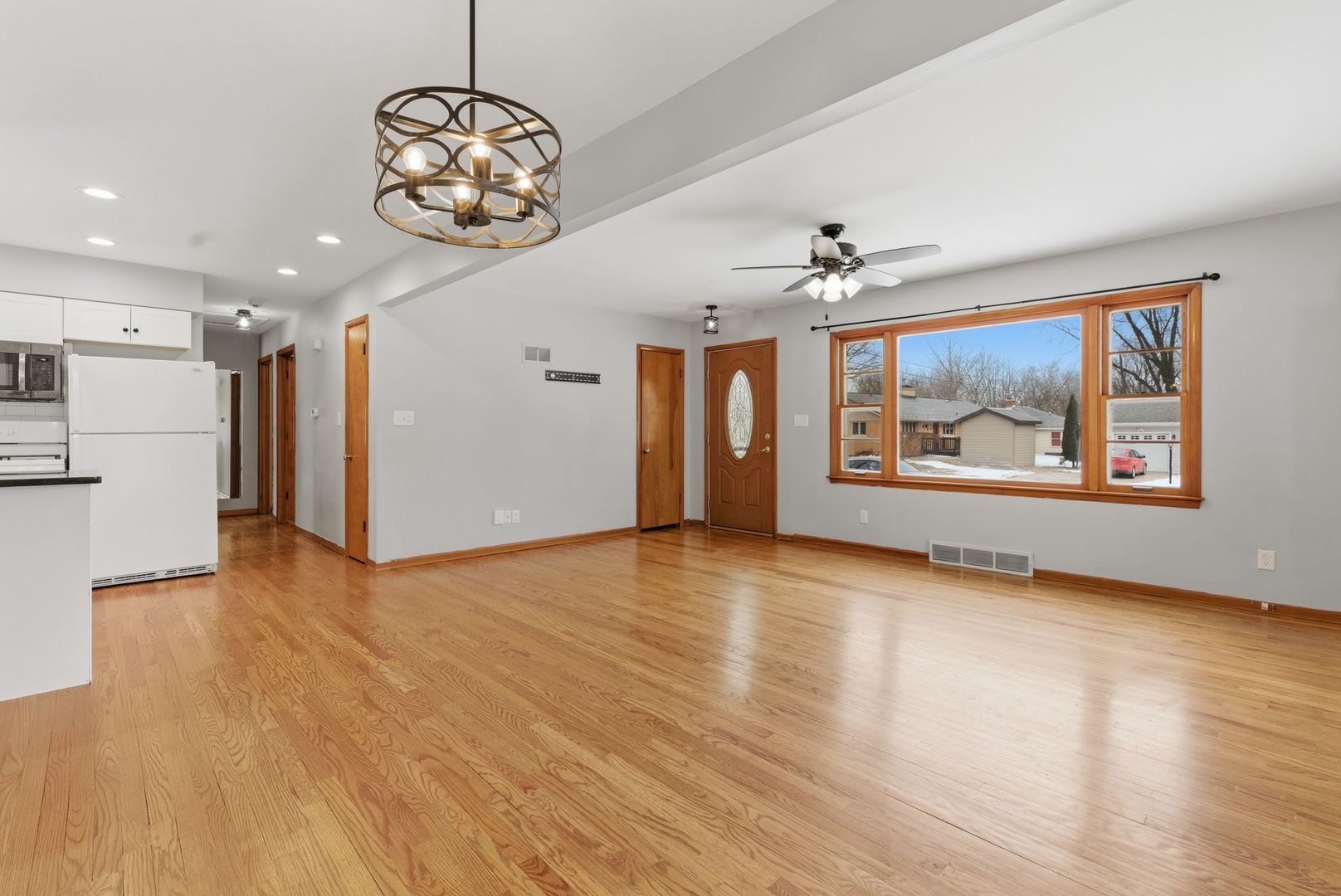 311 Crescent Drive, Sycamore, IL 60178