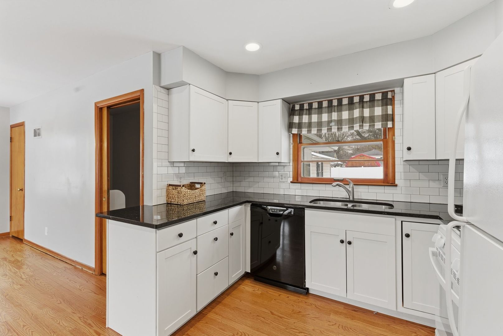 311 Crescent Drive, Sycamore, IL 60178