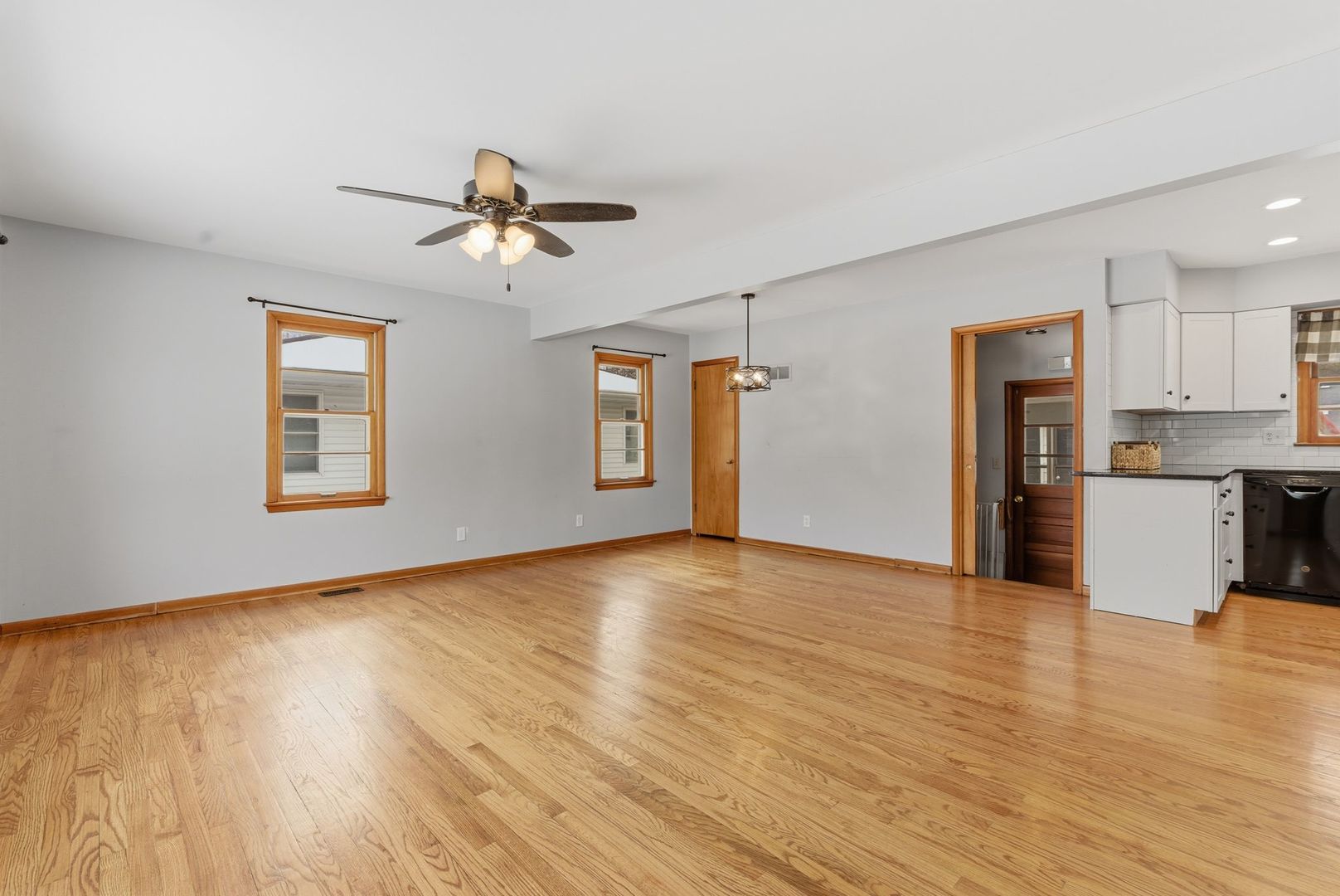 311 Crescent Drive, Sycamore, IL 60178