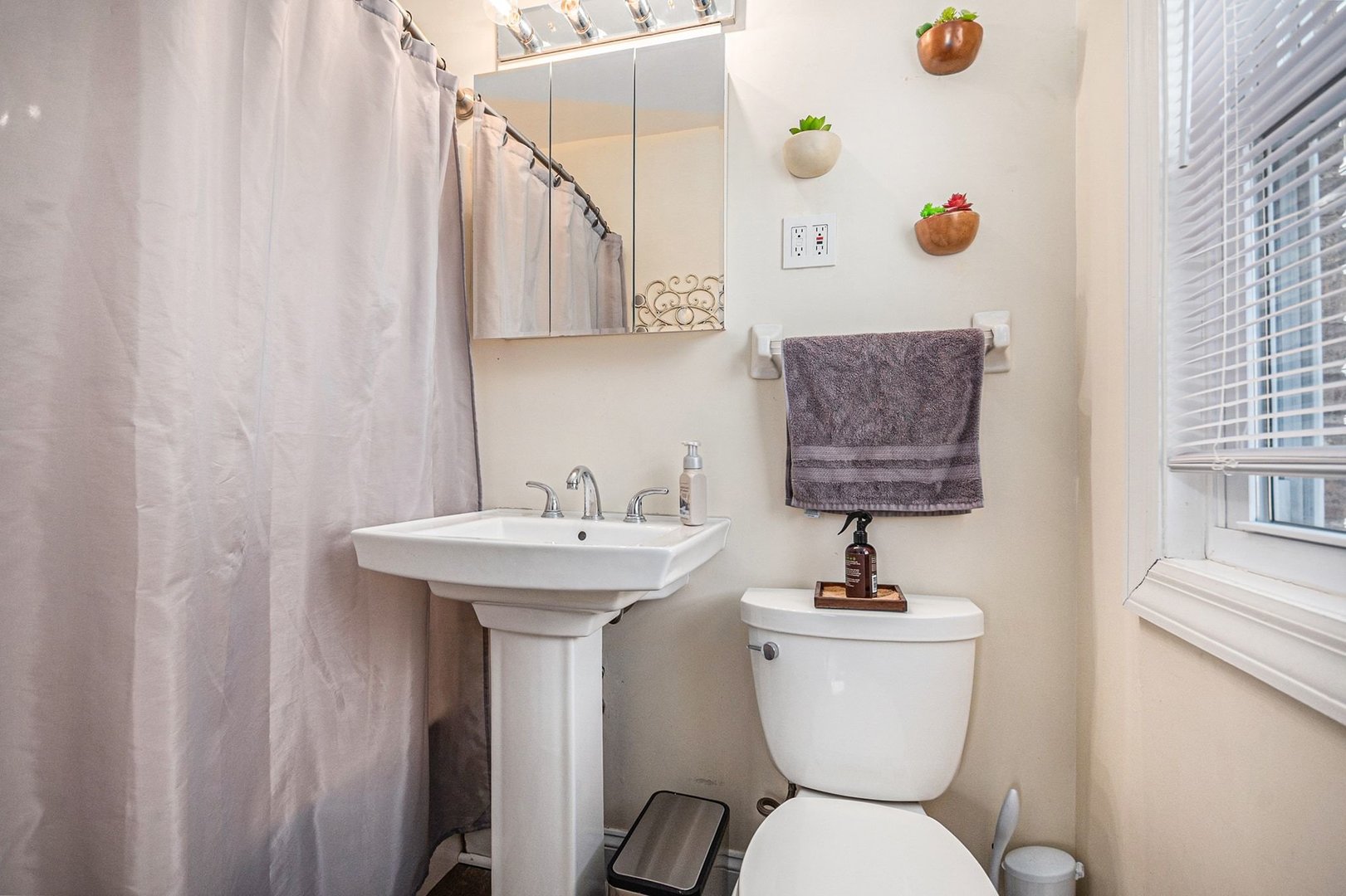 474 S York Street, Elmhurst, IL 60126