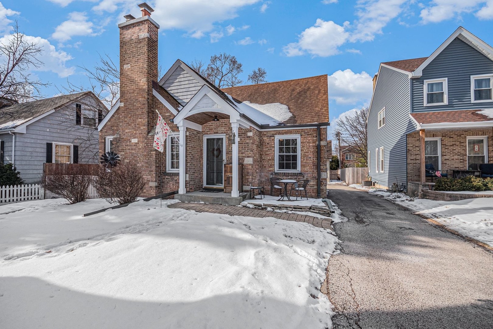 474 S York Street, Elmhurst, IL 60126