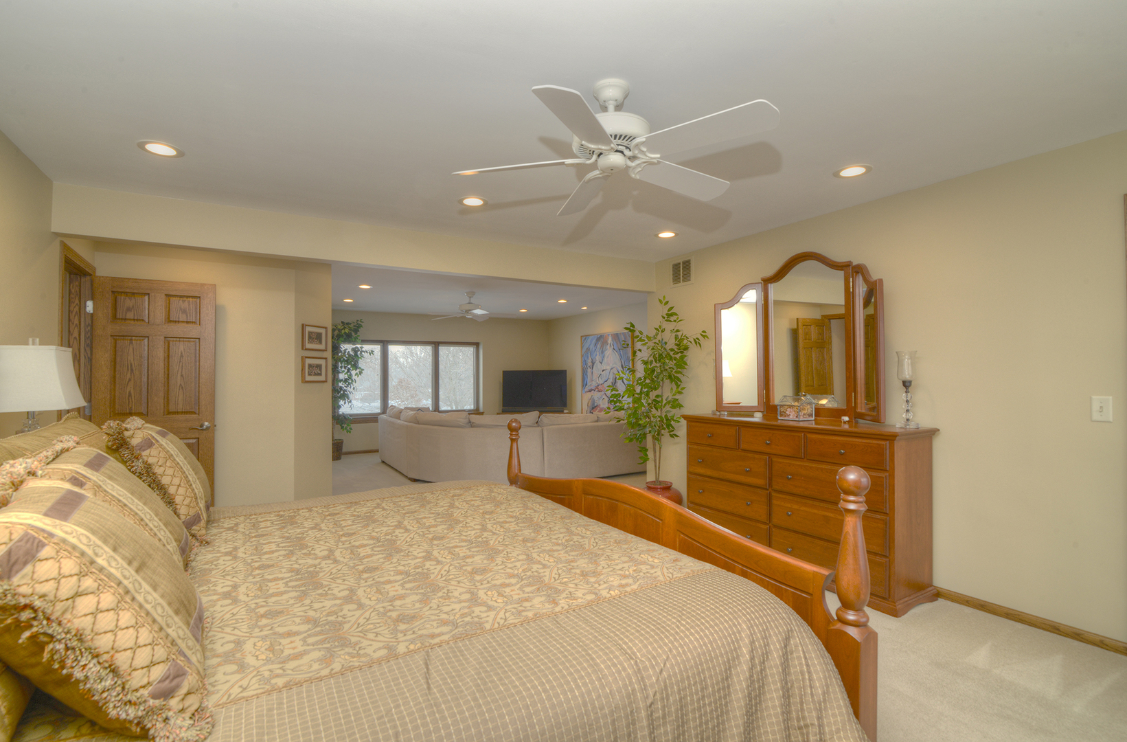 400 Cardinal Drive, Bloomingdale, IL 60108