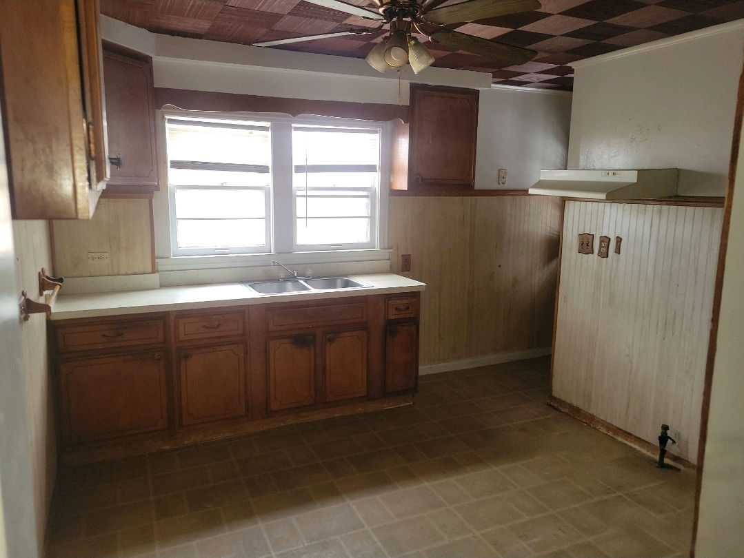 241 48th Avenue, Bellwood, IL 60104