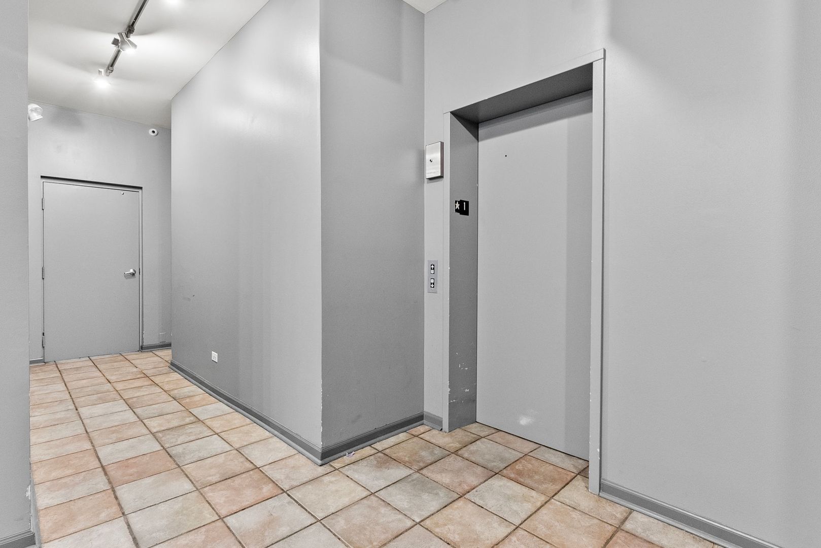 2236 W Armitage Avenue #403, Chicago, IL 60647