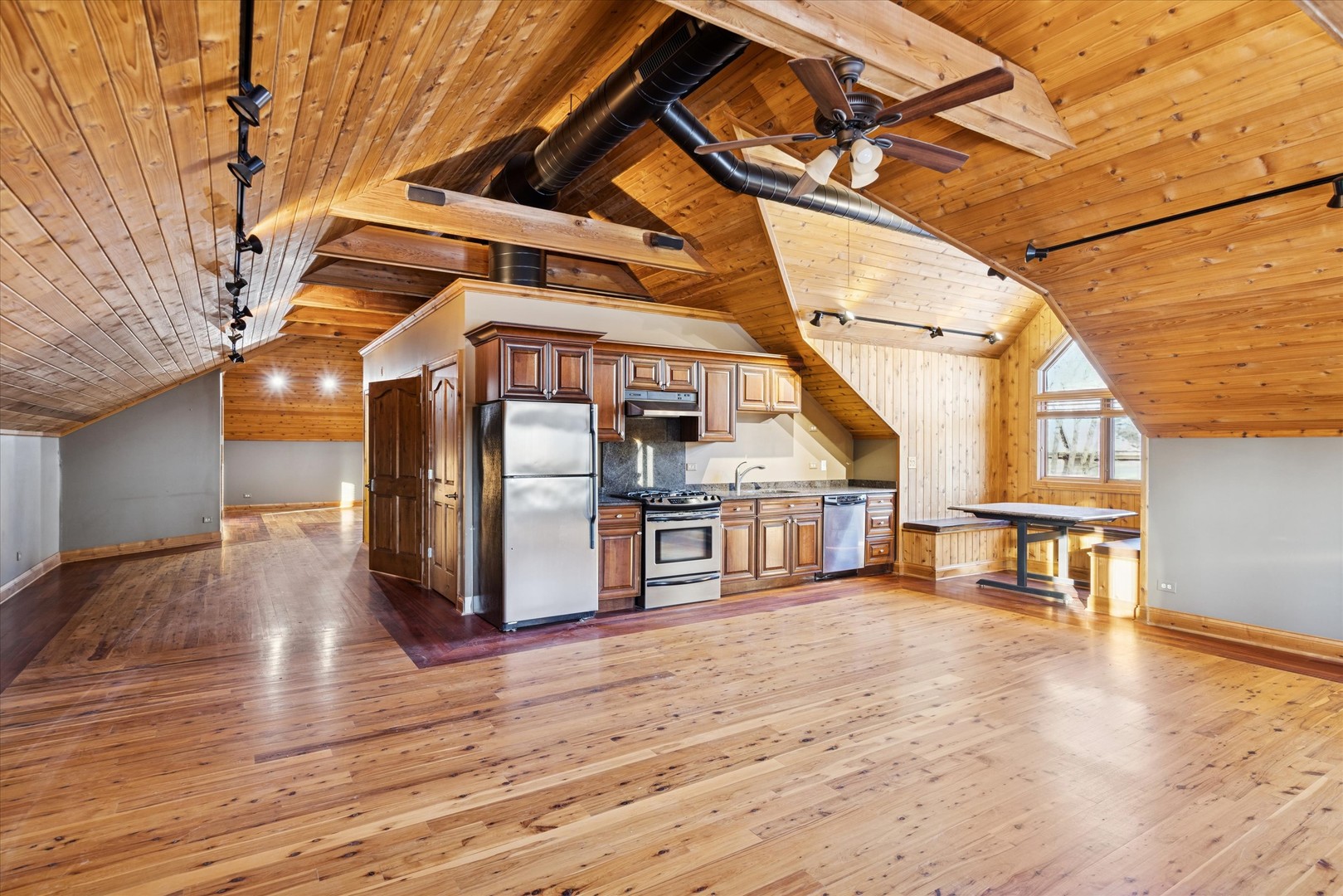 16W125 89th Street, Burr Ridge, IL 60527