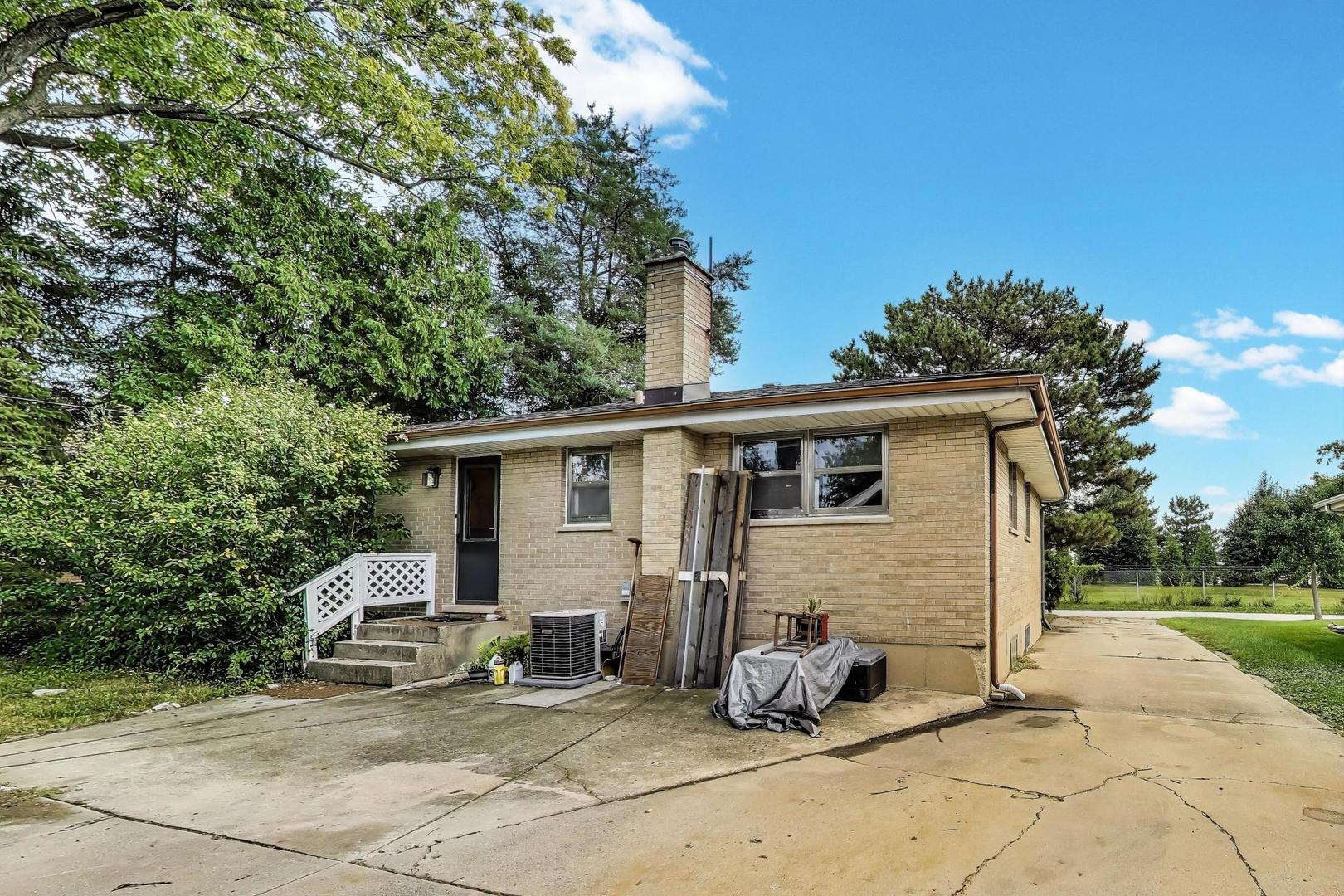 738 N Parker Street, Elmhurst, IL 60126