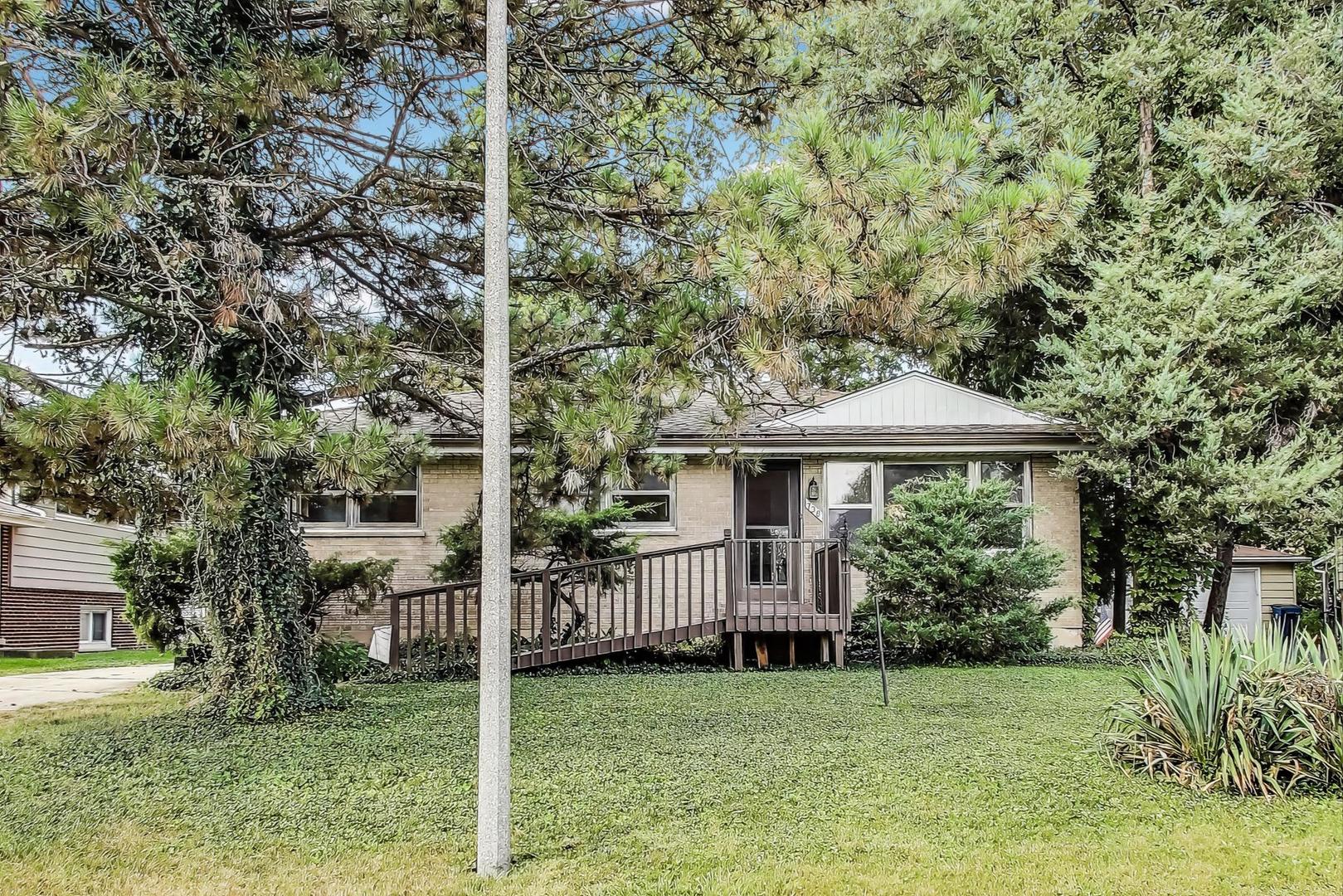 738 N Parker Street, Elmhurst, IL 60126