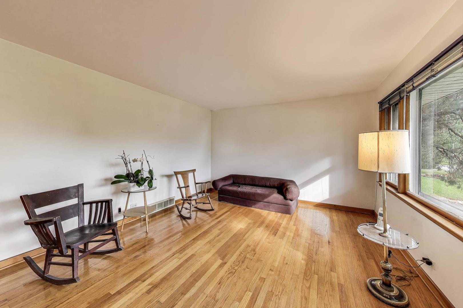 738 N Parker Street, Elmhurst, IL 60126