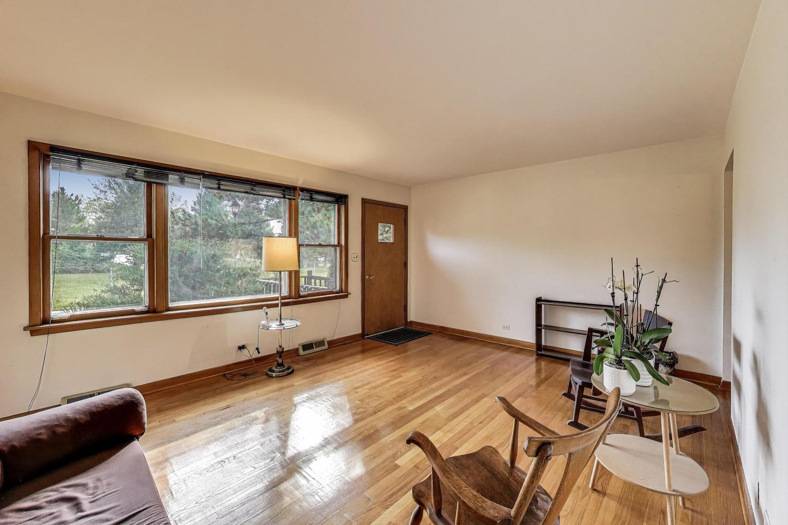 738 N Parker Street, Elmhurst, IL 60126