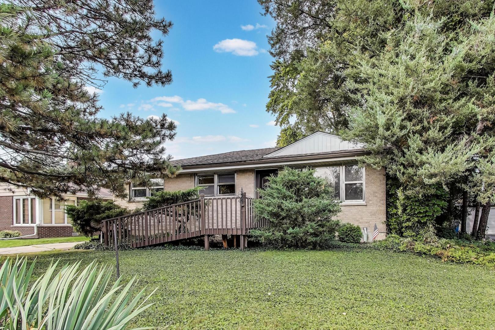 738 N Parker Street, Elmhurst, IL 60126