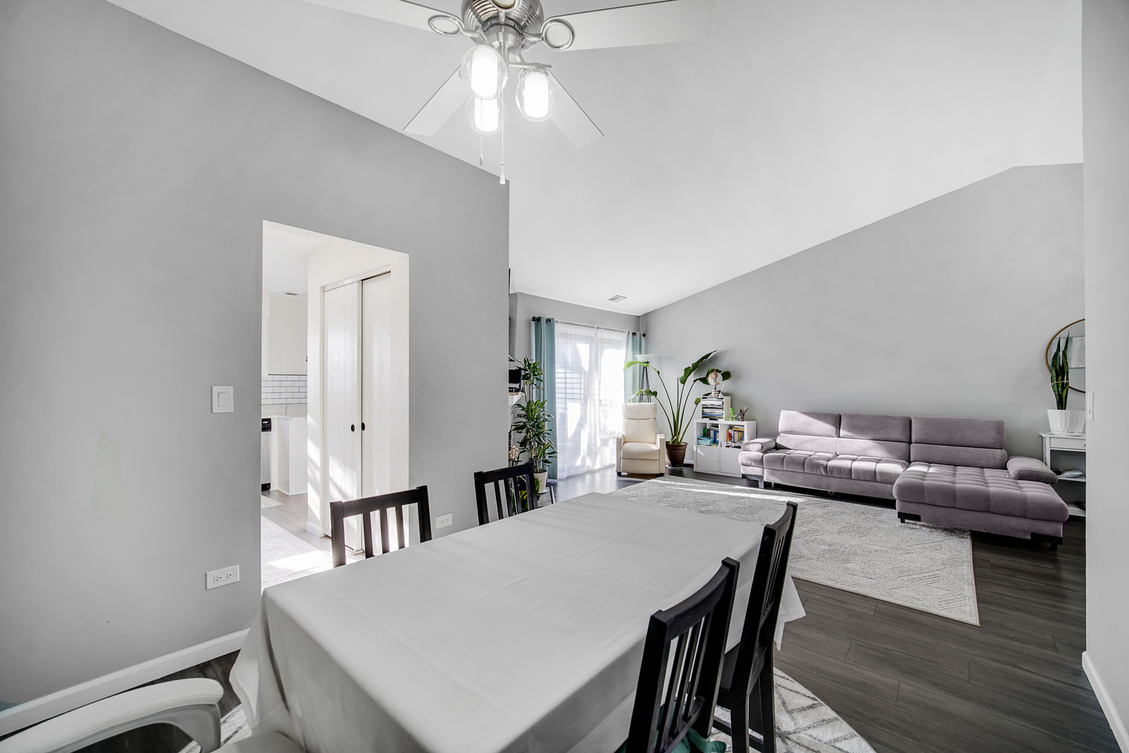 1471 Fairlane Drive #2A, Schaumburg, IL 60193