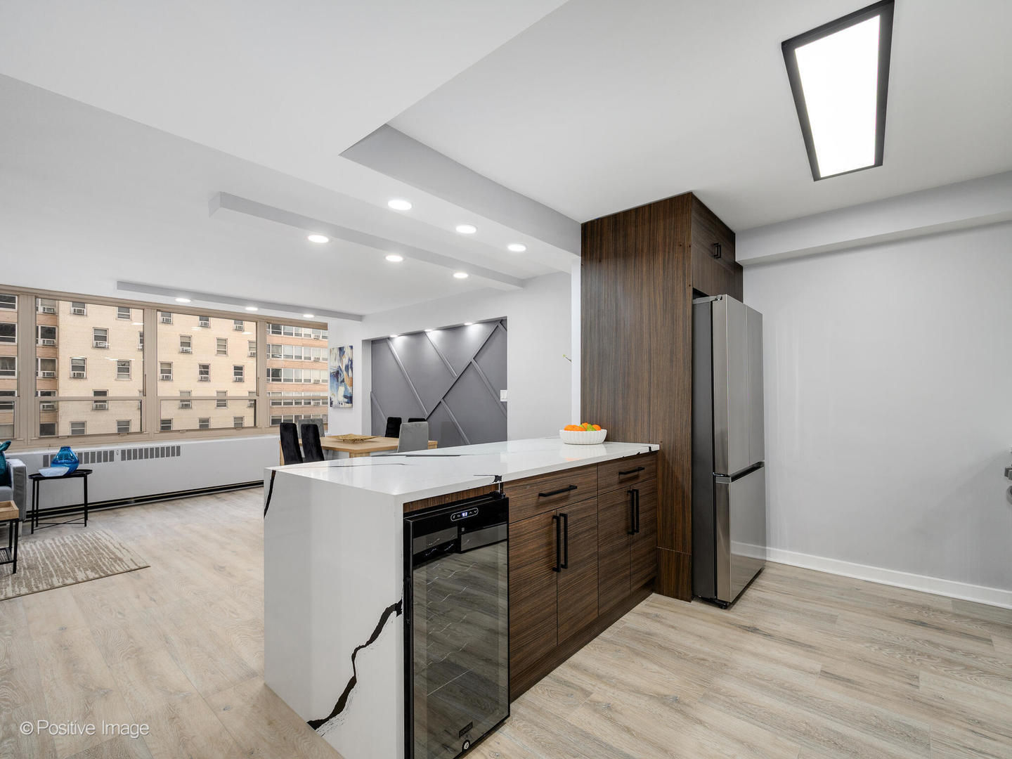 3950 N Lake Shore Drive #724, Chicago, IL 60613