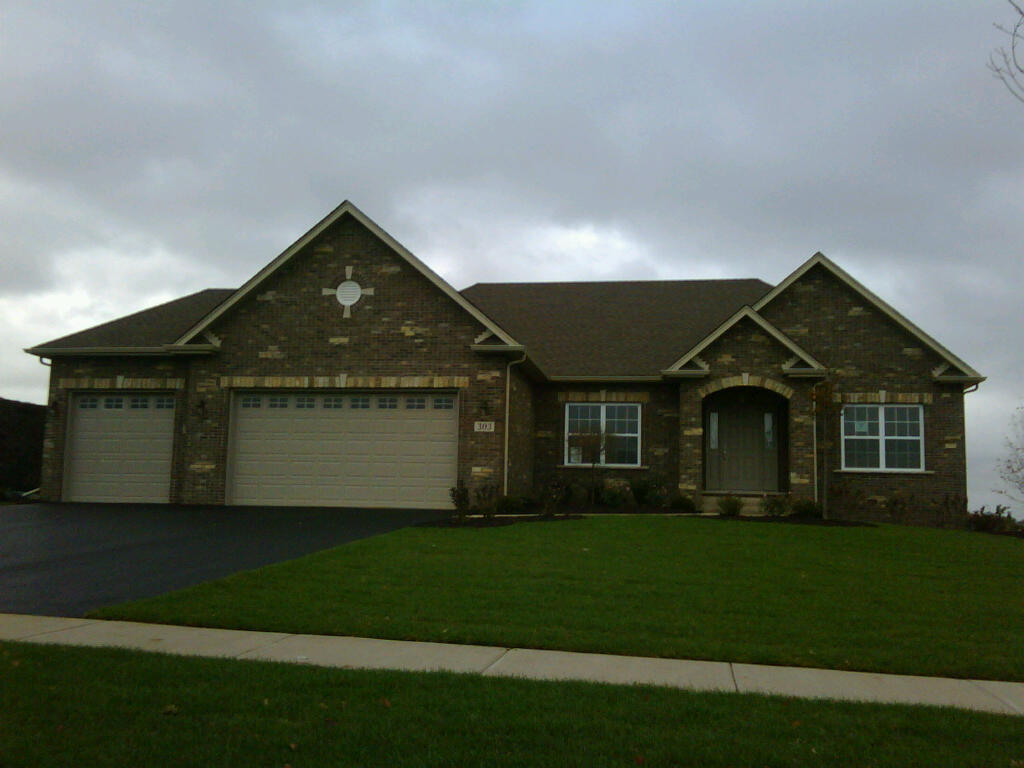 537 Moose Lake Avenue, North Aurora, IL 60542