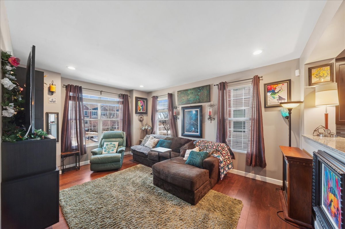 6540 Lilac Boulevard, Hanover Park, IL 60133