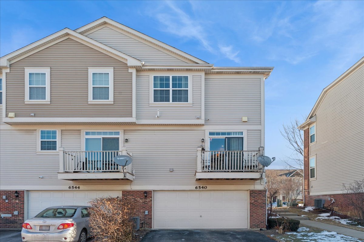 6540 Lilac Boulevard, Hanover Park, IL 60133