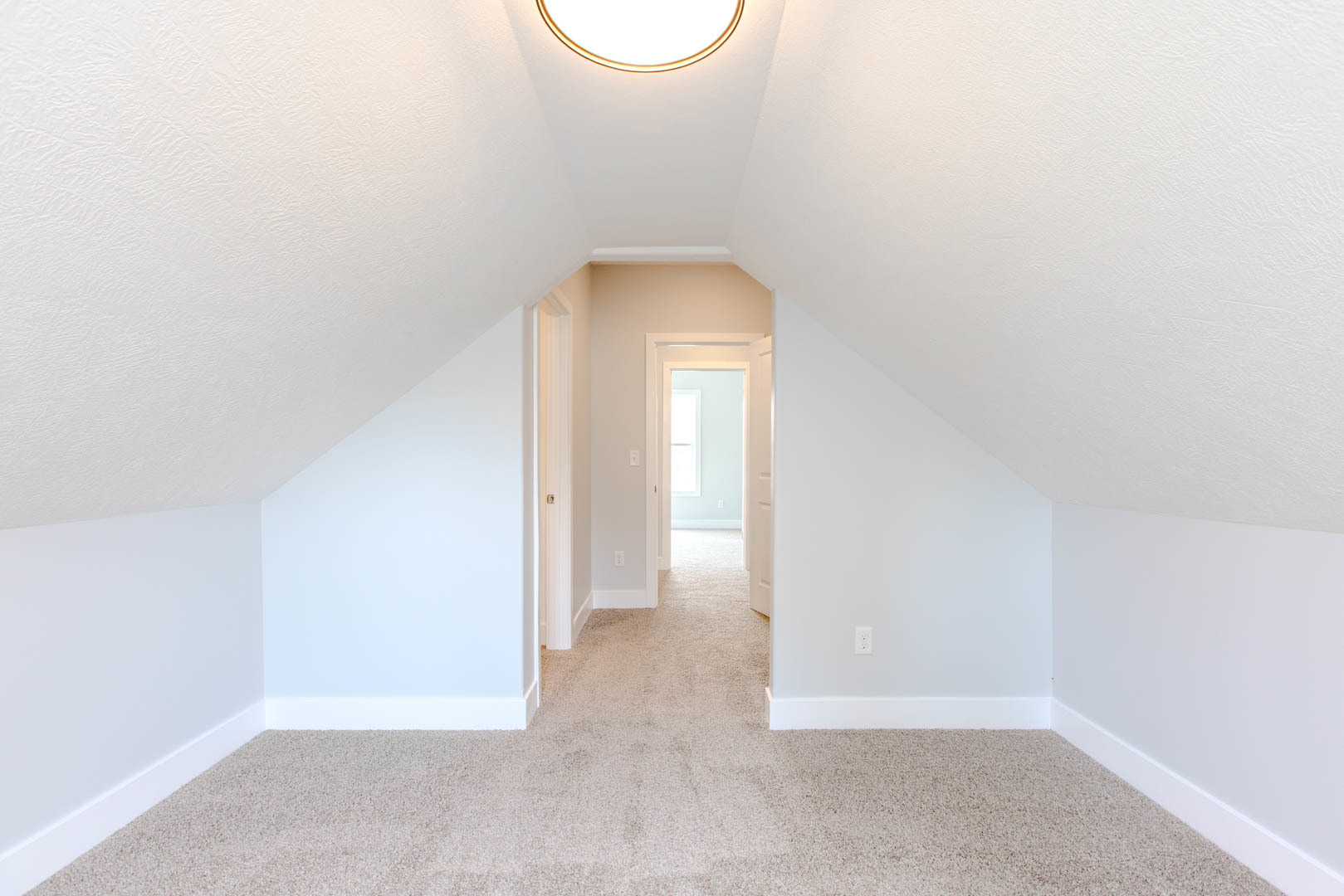 305 Chestnut Street, Hudson, IL 61748