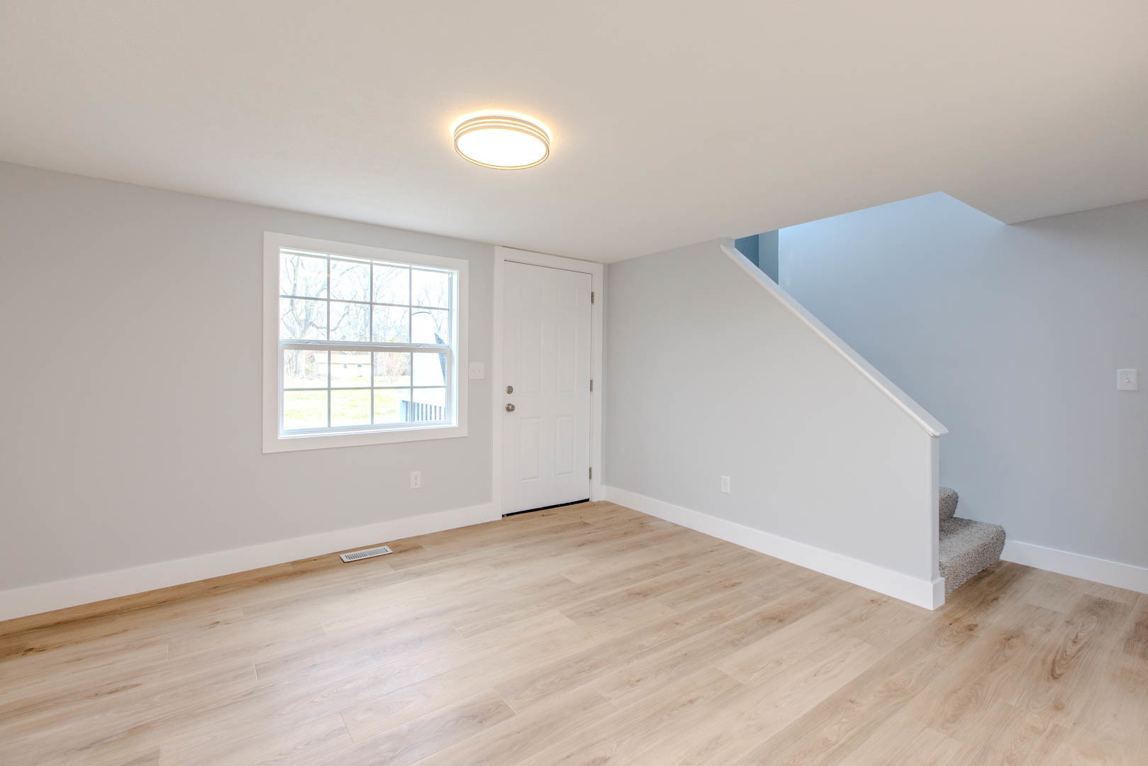 305 Chestnut Street, Hudson, IL 61748