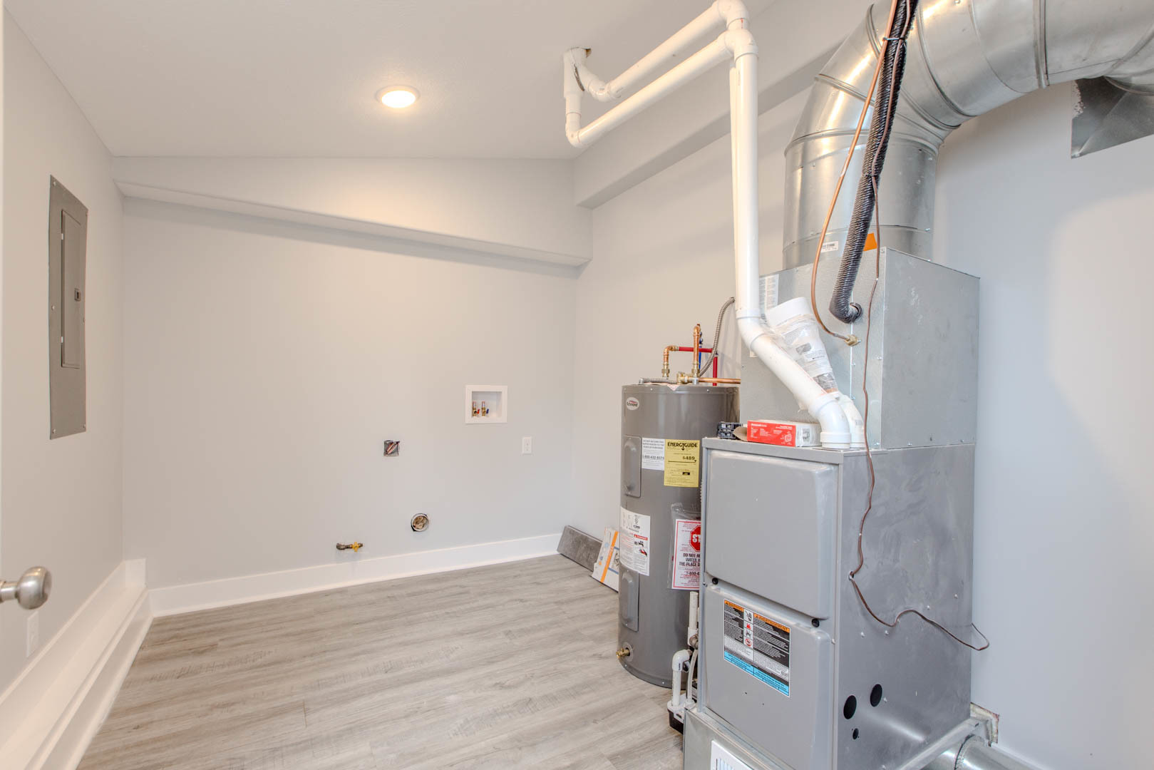 305 Chestnut Street, Hudson, IL 61748