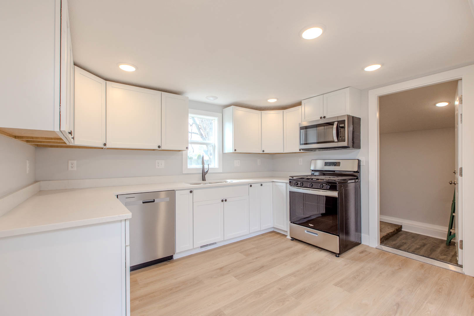 305 Chestnut Street, Hudson, IL 61748