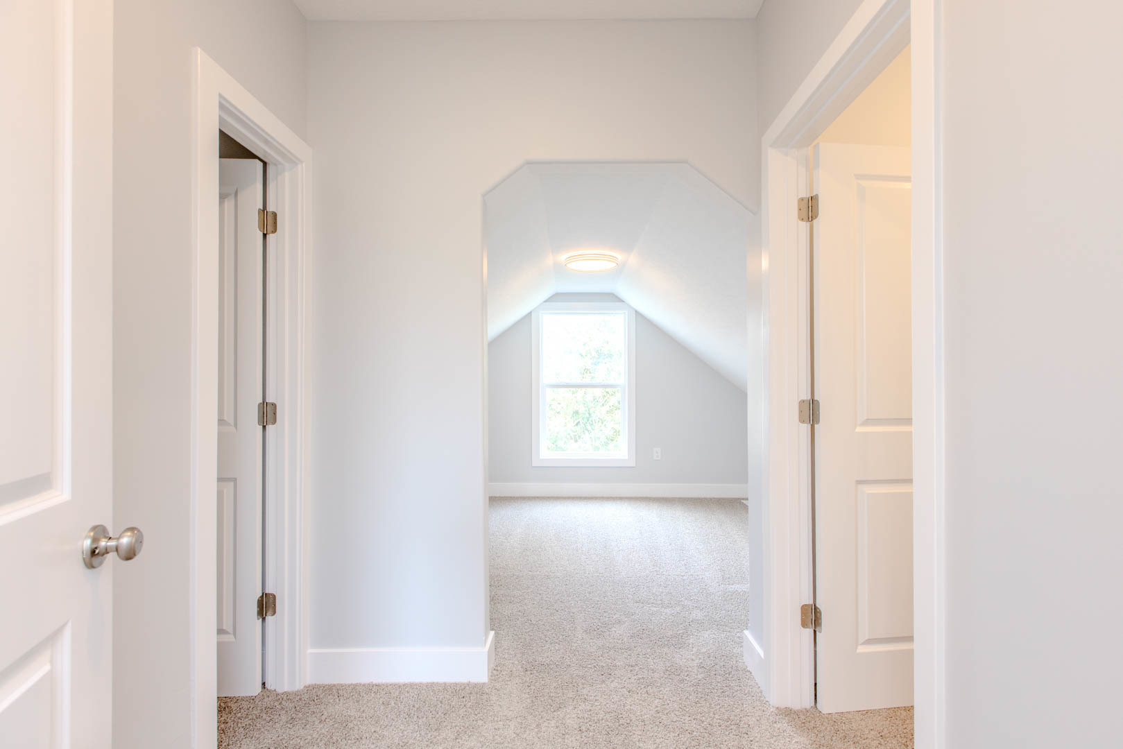 305 Chestnut Street, Hudson, IL 61748