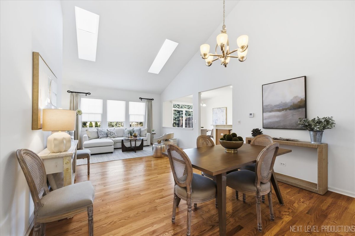 869 Cambridge Drive, Batavia, IL 60510