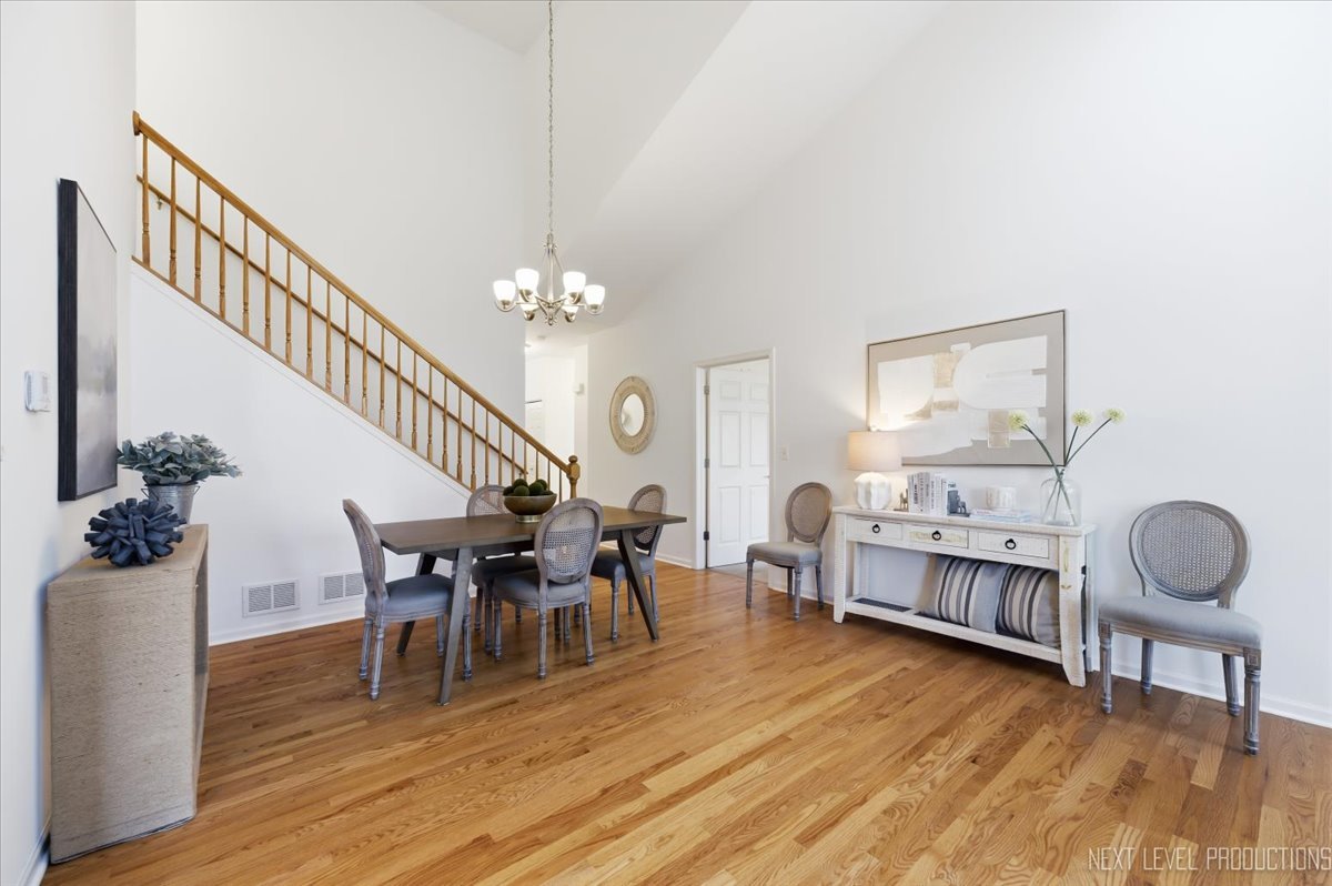 869 Cambridge Drive, Batavia, IL 60510