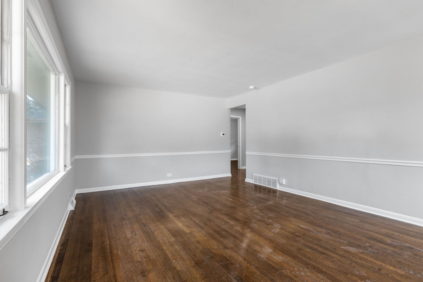 1006 E 163rd Street, South Holland, IL 60473