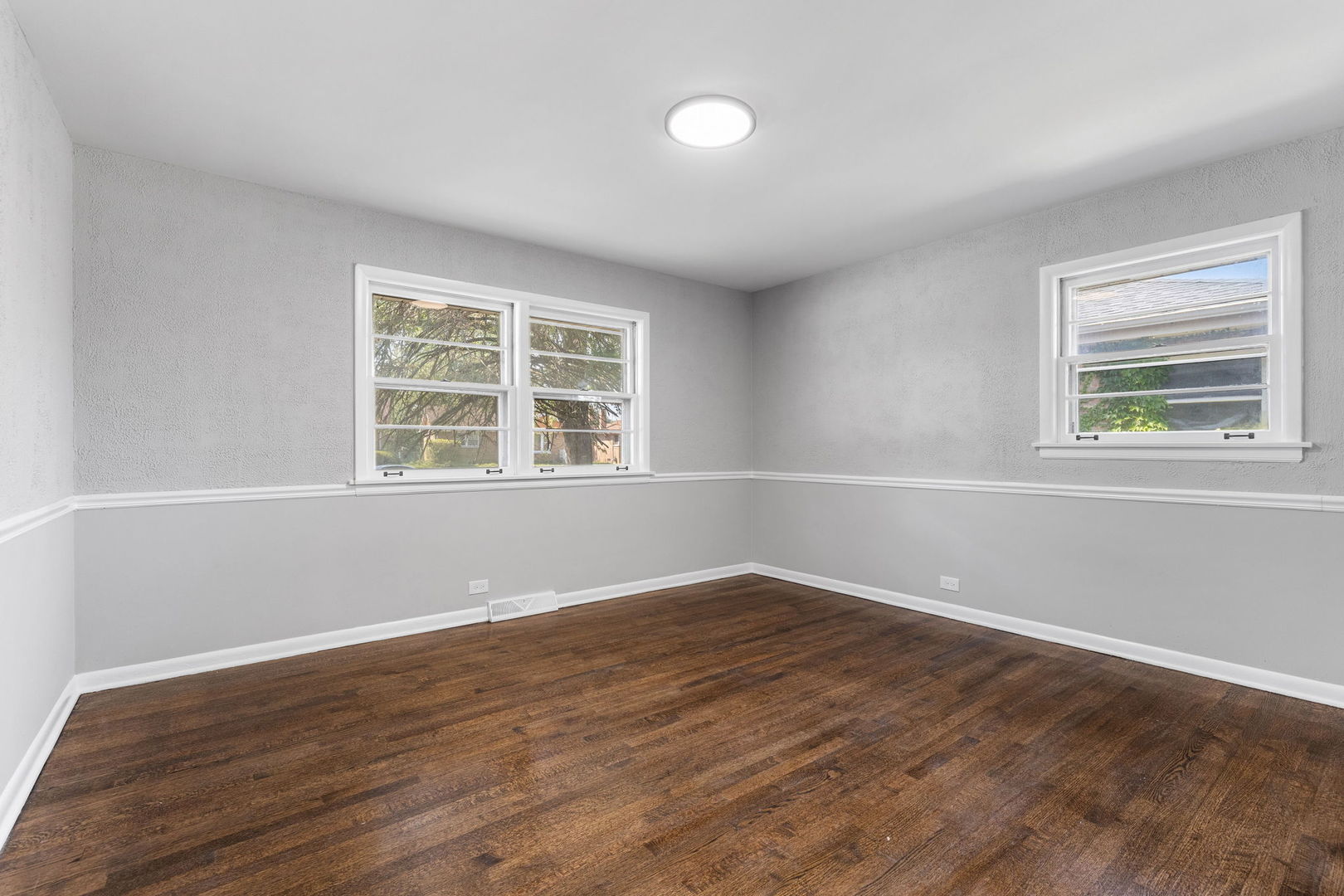 1006 E 163rd Street, South Holland, IL 60473