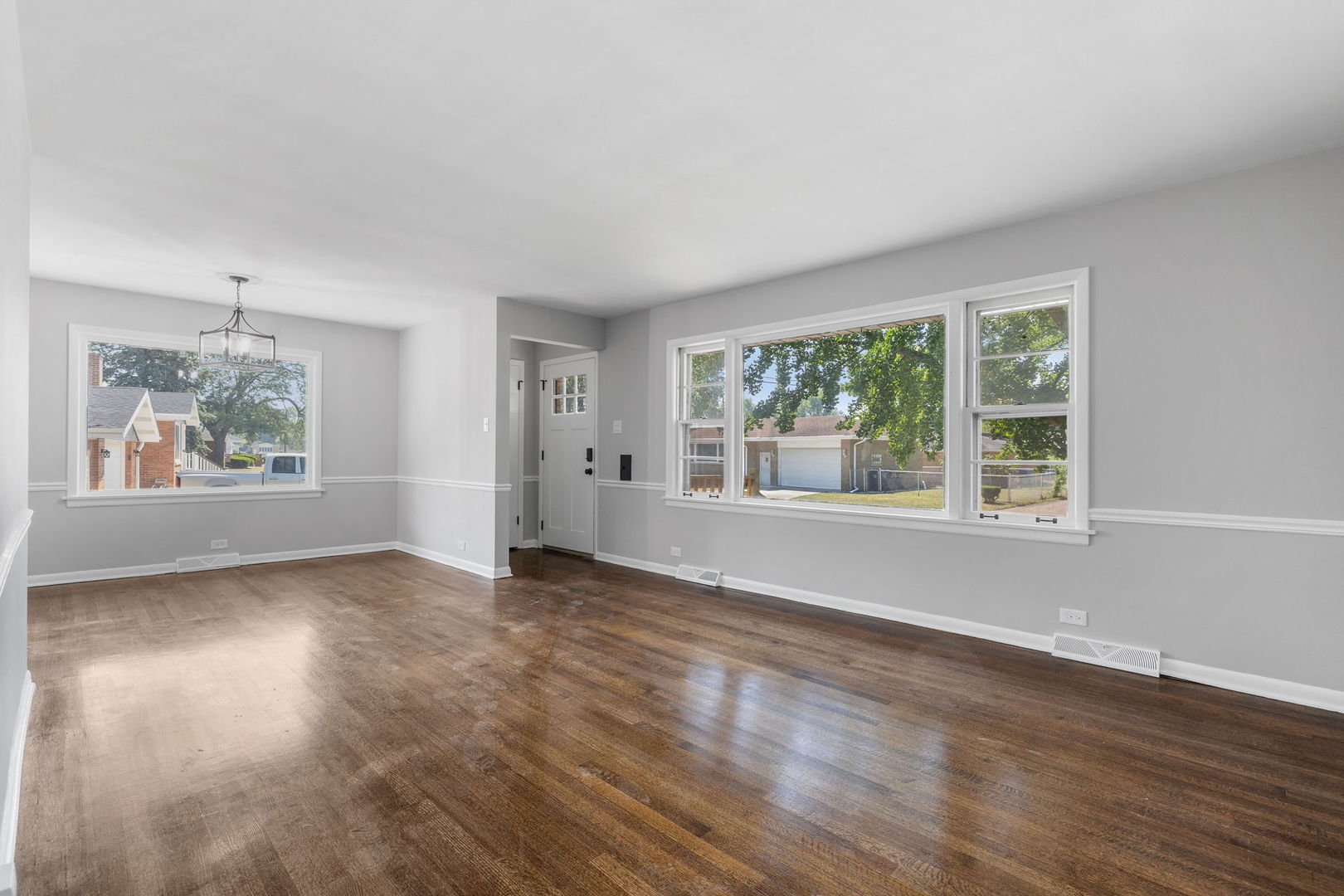 1006 E 163rd Street, South Holland, IL 60473