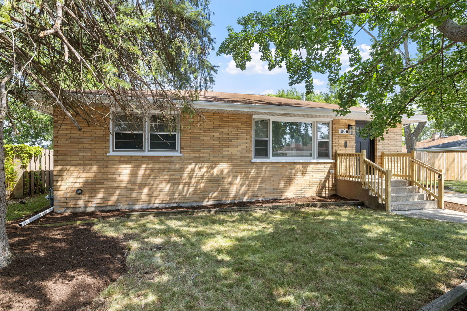 1006 E 163rd Street, South Holland, IL 60473