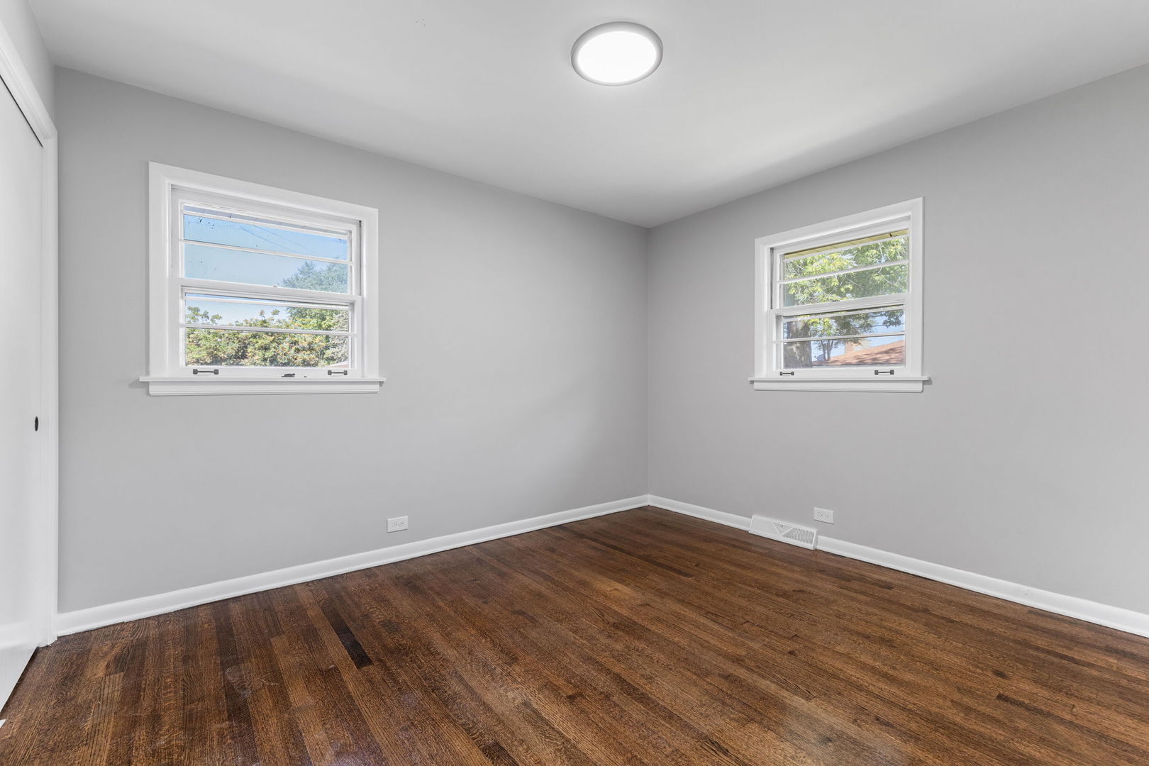 1006 E 163rd Street, South Holland, IL 60473