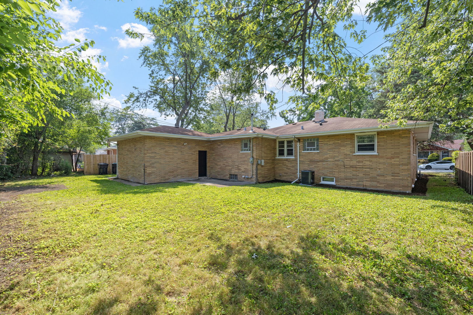 1006 E 163rd Street, South Holland, IL 60473