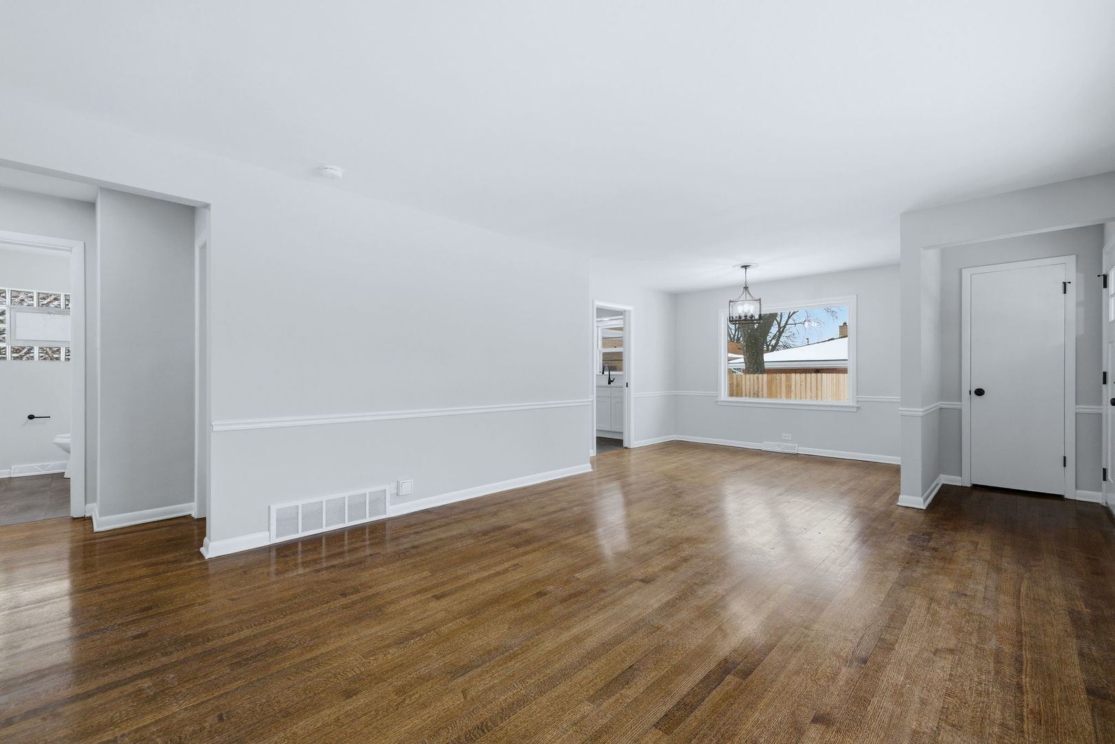 1006 E 163rd Street, South Holland, IL 60473