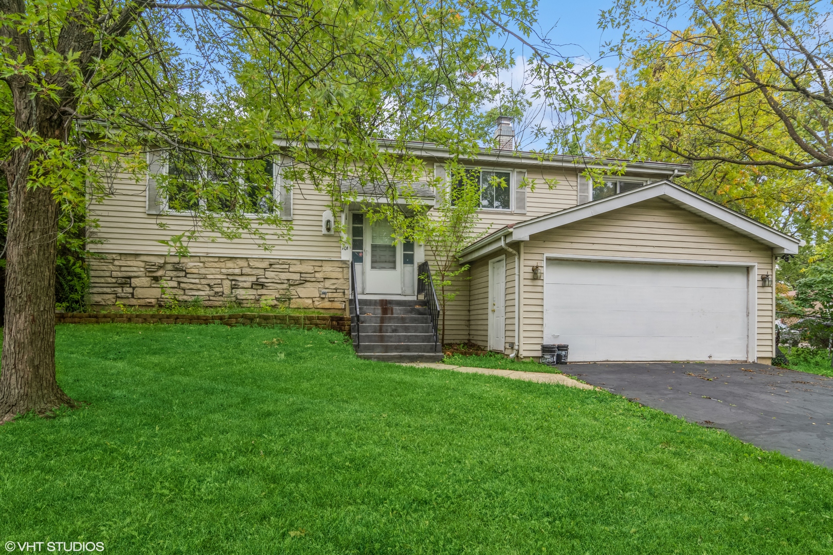 101 SPRINGHILL Drive, Bolingbrook, IL 60440