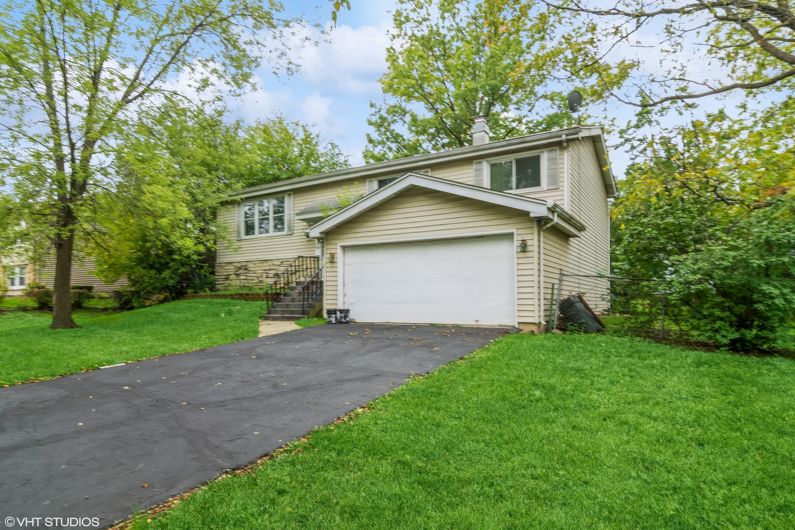 101 SPRINGHILL Drive, Bolingbrook, IL 60440